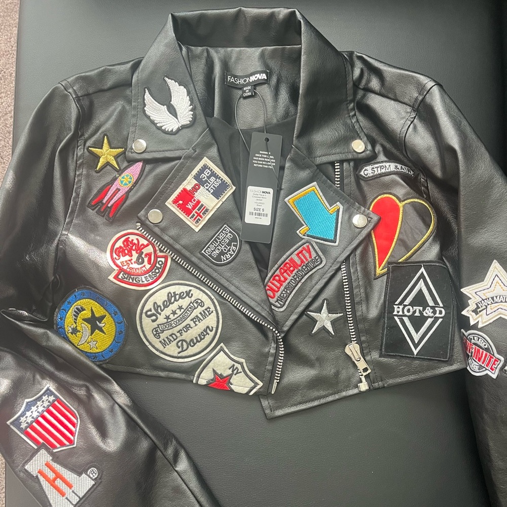 Cropped Faux Leather Moto Jacket 🏍️ - Picture 7 of 10